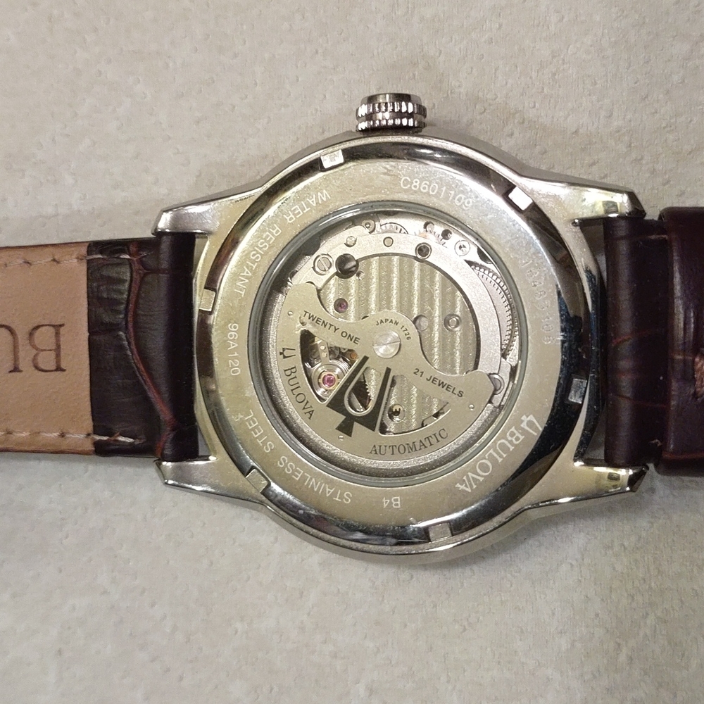 Bulova Timepiece - Picture 5 of 8